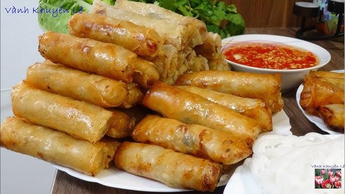 hinh-anh-bun-gao-vua-luoc-chin-dang-duoc-xa-duoi-voi-nuoc-lanh-trong-ro