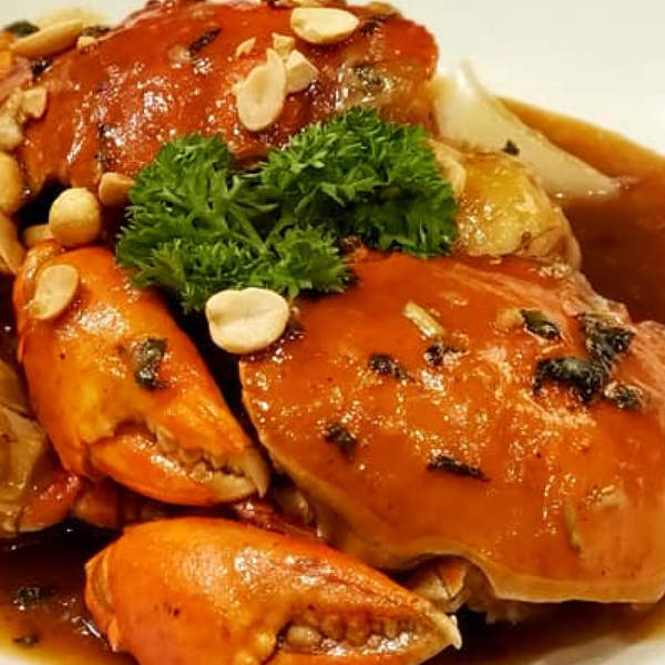 Đĩa vịt xào sả ớt thành phẩm vàng óng, thơm lừng, trình bày đẹp mắt sẵn sàng thưởng thức