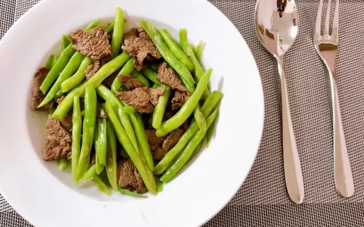 2. Đậu que xào thịt bò 2. Đậu que xào thịt bò