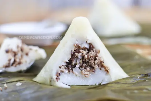 Bánh giò nóng – Pyramidal Rice Dumpling for Good Friday
