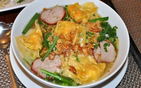 Hướng dẫn cách nấu mì hoành thánh xá xíu người Hoa ngon chuẩn vị cùng Bonzon.vn Hướng dẫn cách nấu mì hoành thánh xá xíu người Hoa ngon chuẩn vị cùng Bonzon.vn