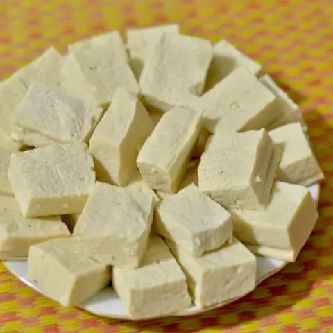 Sơ chế các nguyên liệu còn lại Sơ chế các nguyên liệu còn lại