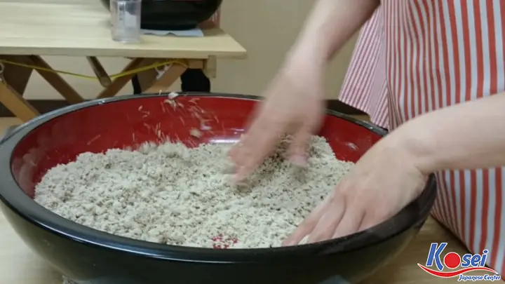 Quy trình nhào bột và cắt mì Soba