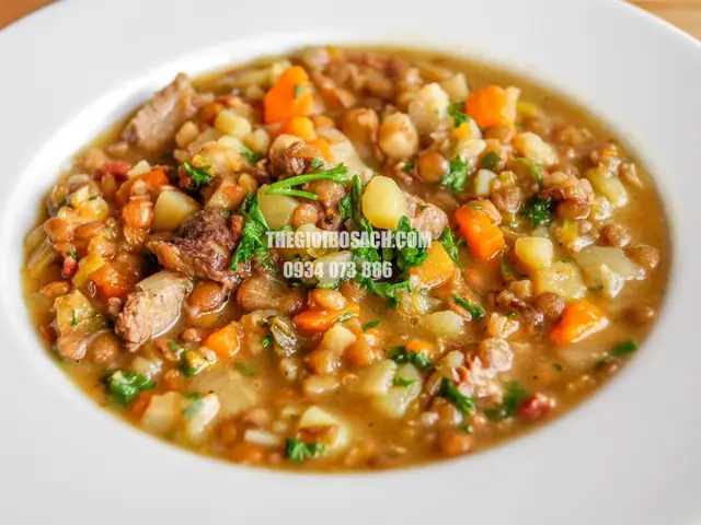 7. Món thịt bò hầm khoai tây 7. Món thịt bò hầm khoai tây