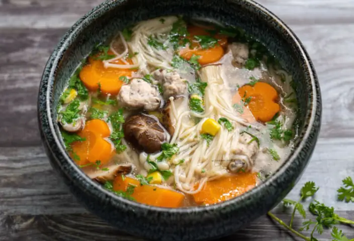 Cách chọn thịt bò ngon để nấu món canh thịt bò cuộn nấm kim châm? Cách chọn thịt bò ngon để nấu món canh thịt bò cuộn nấm kim châm?