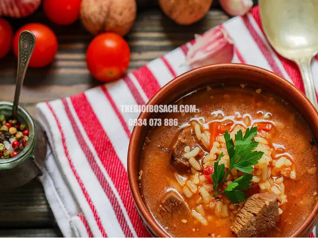 3. Thịt bò hầm cà chua 3. Thịt bò hầm cà chua