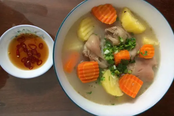 Cách làm móng giò hầm khoai tây ngon: