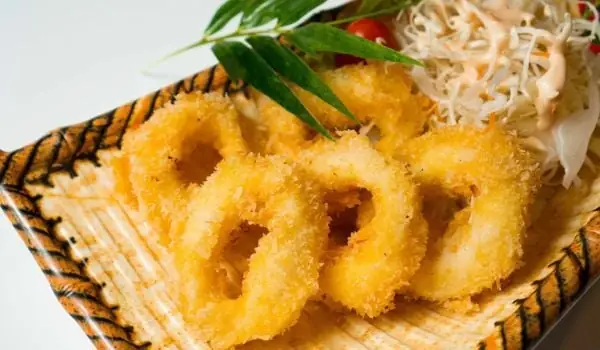 Bước 3: Chiên mực giòn giòn Bước 3: Chiên mực giòn giòn