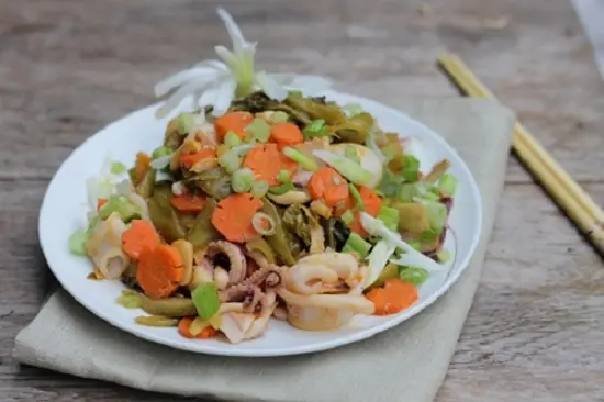 Má»±c xà o hà nh tây ÄÆ¡n giản mà tinh tế ngon hấp dẫn Má»±c xà o hà nh tây ÄÆ¡n giản mà tinh tế ngon hấp dẫn