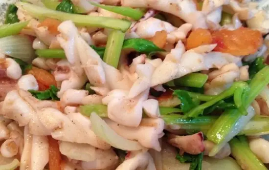 Má»±c xà o hà nh tây ÄÆ¡n giản mà tinh tế ngon hấp dẫn Má»±c xà o hà nh tây ÄÆ¡n giản mà tinh tế ngon hấp dẫn