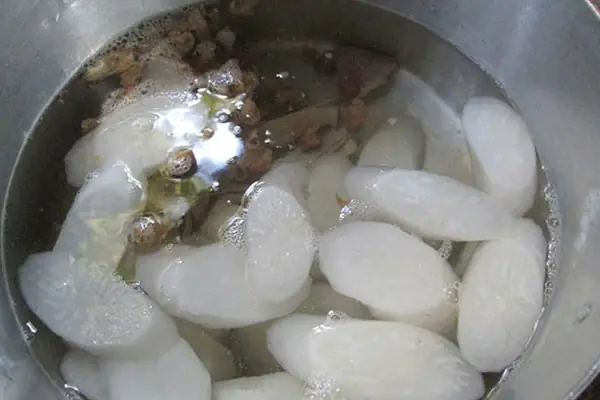 Một số loại rau củ phù hợp để nấu nước dùng Một số loại rau củ phù hợp để nấu nước dùng