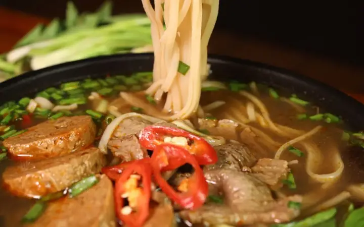 1. Nguyên Liệu "Vàng" Cho Nồi Phở Chay Chuẩn Vị