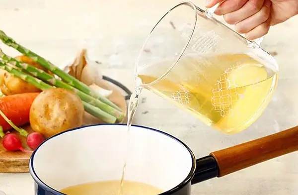 Bước 2: Nấu nước dashi Bước 2: Nấu nước dashi