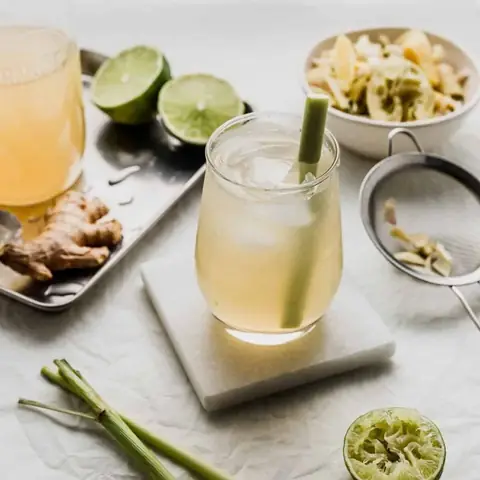 3. Uống nước sả giảm cân hỗ trợ trao đổi chất 3. Uống nước sả giảm cân hỗ trợ trao đổi chất