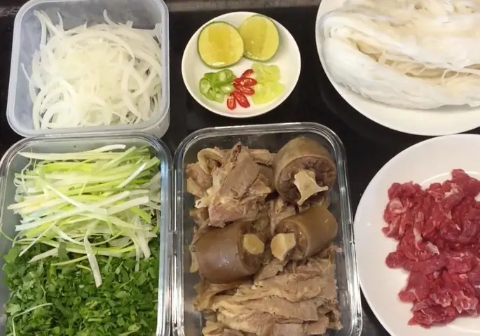 Hoàn thiện và trình bày tô phở