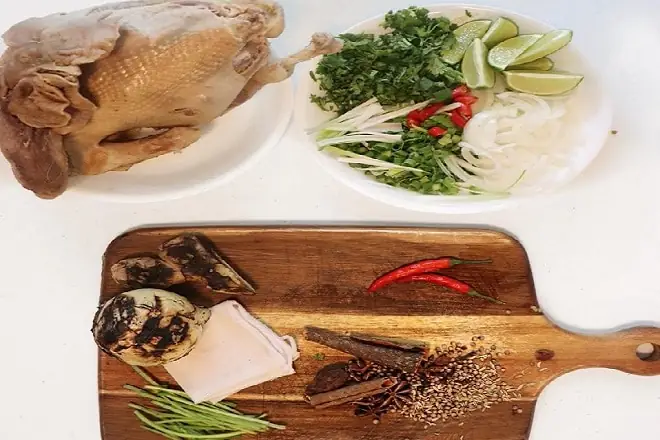 Cách nấu món phở gà Hà Nội ngon để bán kinh doanh