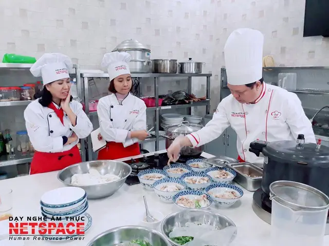 Học cách làm phở gà trộn, nấu phở bò, phở gà chị Thúy