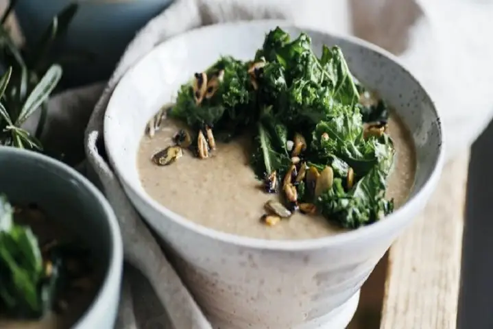 Cháo thịt nấu rau chân vịt