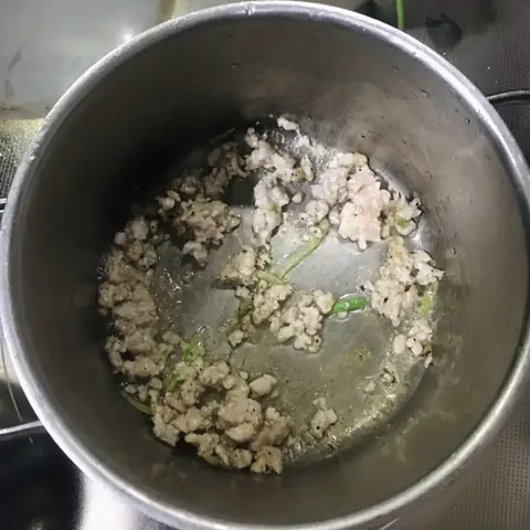 Ướp và xào thịt Ướp và xào thịt