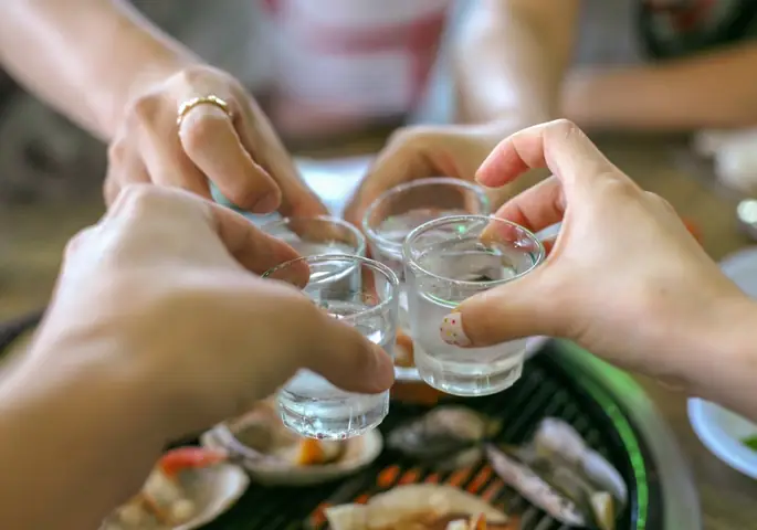 Bí Quyết Nấu Rượu Gạo Thủ Công: Cách Làm Rượu Ngon Tại Nhà Mà Không Phải Ai Cũng Biết