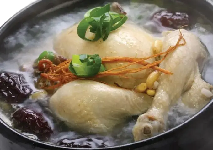 Bước 3: Tiến hành làm gà hầm sâm