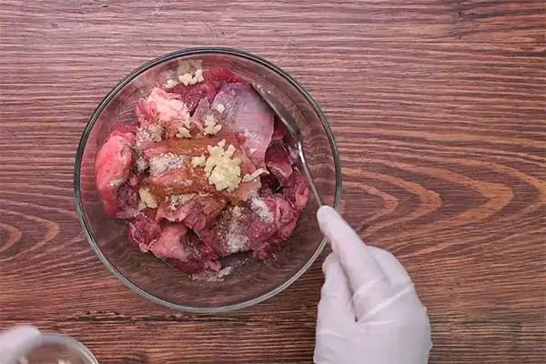 Cách chế biến bò sốt vang: