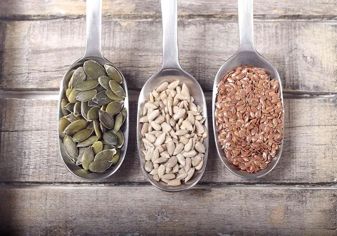 Chọn các loại hạt có cùng tính chất