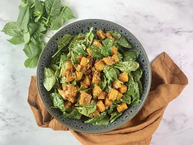 2.3. Salad cùng bí đỏ