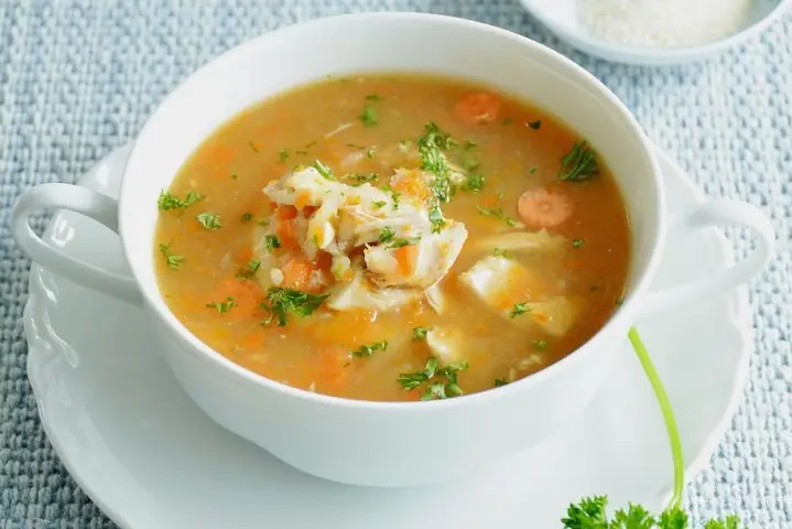 4Súp cá hồi cho bé với rau củ