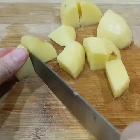 CÃ¡ch náº¥u sÃºp khoai tÃ¢y cÃ  rá»t thÆ¡m ngon, bá» dÆ°á»¡ng