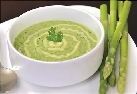 Súp cua biển là món ăn đặc biệt bổ dưỡng, dễ hấp thu thường được dọn ra khai vị cho các bữa tiệc. Tuy nhiên, bạn hoàn toàn có thể tự nấu súp cua ngon lành dành cho bé ăn dặm và khai vị cho gia đình khi bữa cơm mùa đông tới.