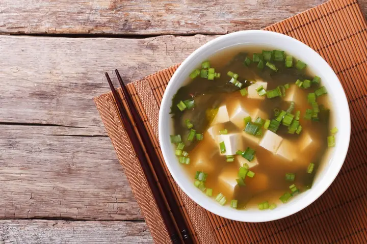 𝑩ướ𝒄 3: Chuẩn bị tương Miso