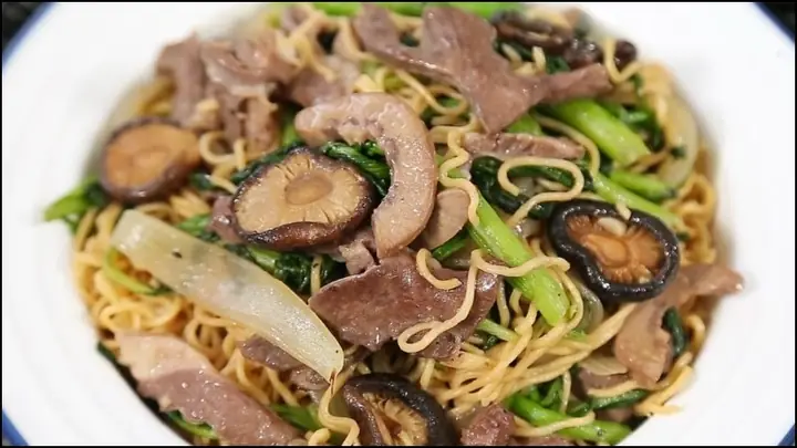 6. Mì xào tim cật