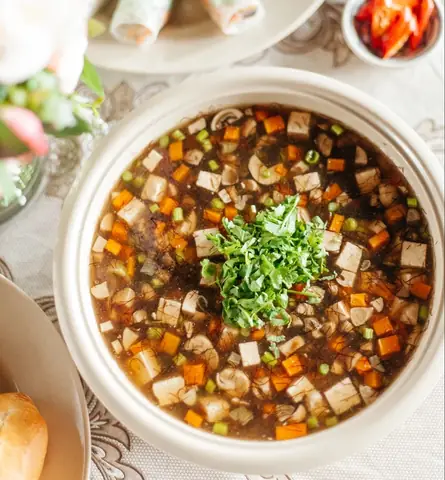 Súp tóc tiên chay rất dễ nấu, dễ ăn và được ưa thích trong ngày mùng 1 và ngày Rằm.