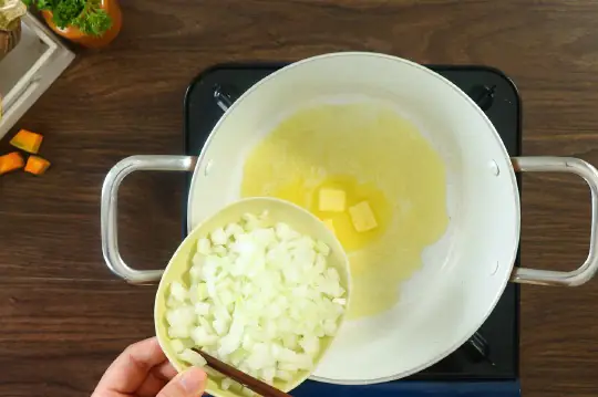 cách nấu súp tôm bí đỏ cho bé ăn dặm