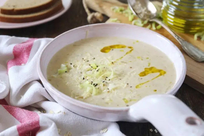 Cách nấu súp yến mạch với sữa tươi, phô mai