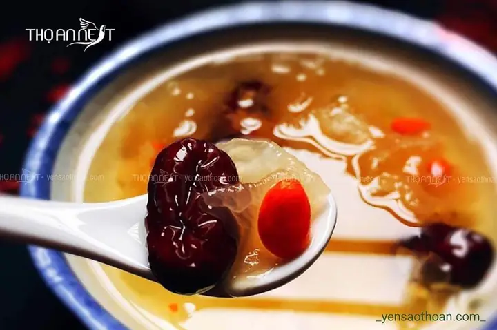 5. Yến chưng táo đỏ kỷ tử hỗ trợ giảm đau, giải độc