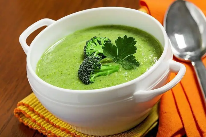 Cháo thịt bằm súp lơ