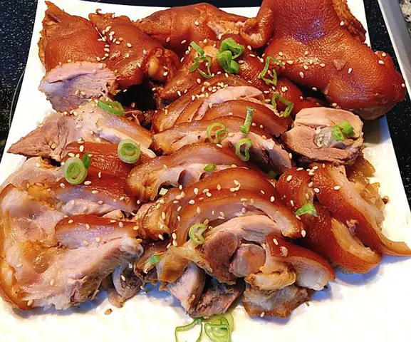 Bí Quyết Nấu Thịt Chân Giò Ngon Mềm, Đậm Đà Chuẩn Vị