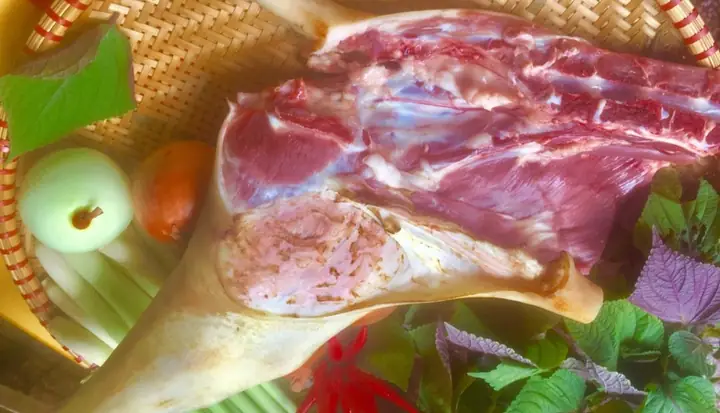 Cách làm thịt chó nấu củ chuối ngon dân dã đậm quê hương