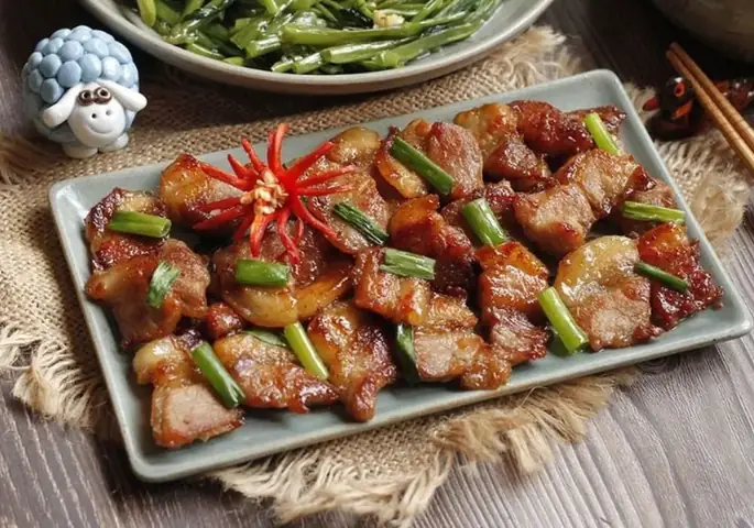 Thịt nạc vai rang cháy cạnh