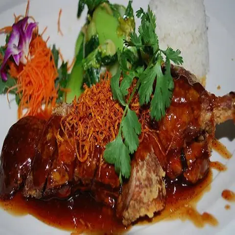 Chua chua ngọt ngọt hương vị vịt rang me