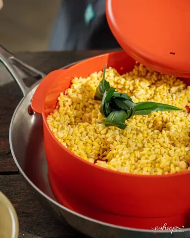 Cuối tuần, chị em nội trợ hãy vào bếp trổ tài nấu món xôi cốm, chè cốm hạt sen chuẩn vị Hà Nội để gia đình cùng thưởng thức. Cuối tuần, chị em nội trợ hãy vào bếp trổ tài nấu món xôi cốm, chè cốm hạt sen chuẩn vị Hà Nội để gia đình cùng thưởng thức.