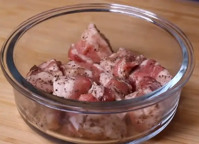 Bước 1: Cách làm nhân bánh khúc