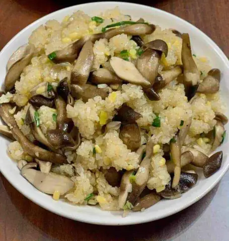 Xôi Nấm Mối Đen - Món ăn ngon không thể thiếu trong ngày chay