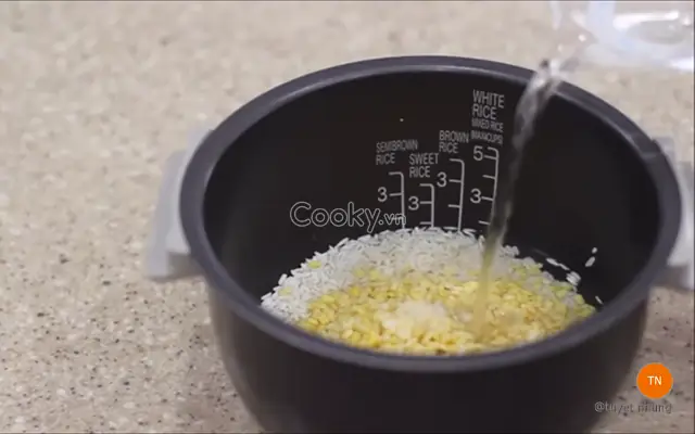 Nguyên liệu nấu Xôi đậu xanh nấu bằng nồi cơm điện