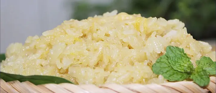 2. Thực hiện cách nấu xôi sầu riêng bằng nồi cơm điện