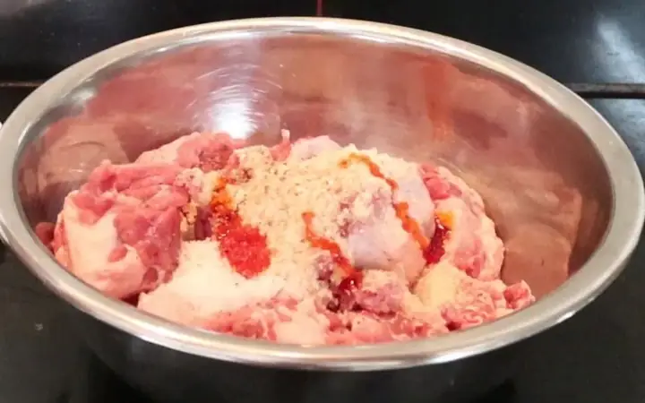 1.2. Hướng dẫn nấu canh xương bò hầm bí đỏ 1.2. Hướng dẫn nấu canh xương bò hầm bí đỏ