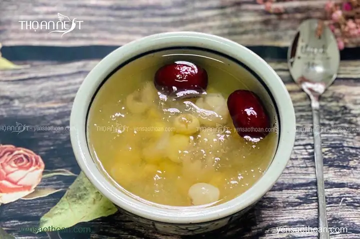 3. Yến chưng hạt sen táo đỏ giải nhiệt, tăng đề kháng