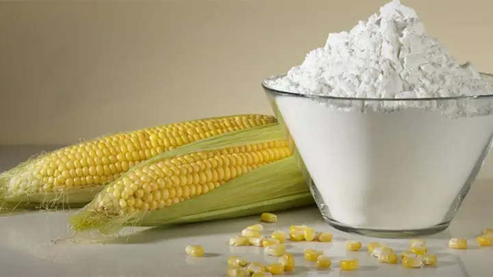 Bột năng với bột mì